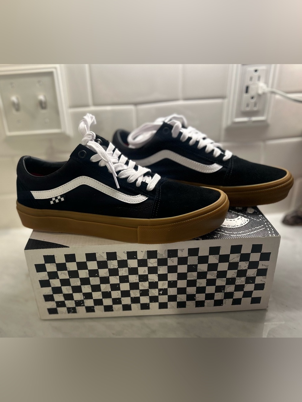 New With Box, Mens Vans Skate Old Skool Low-Top Sneakers with Gum Sole